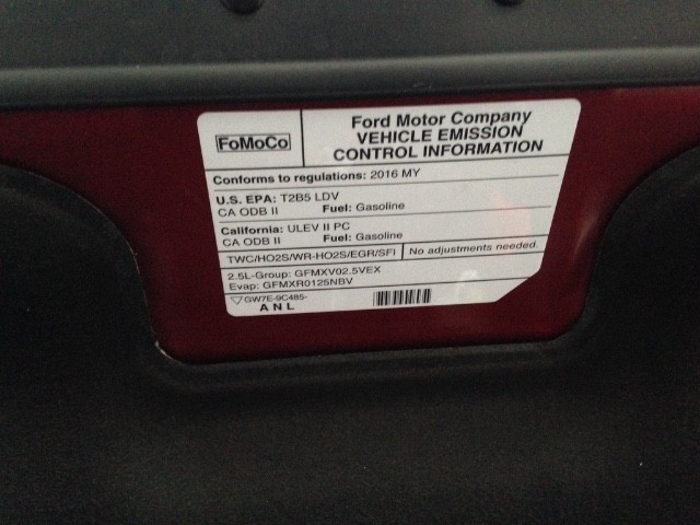 Ford Fusion Vehicle Full-screen Gallery Image 16