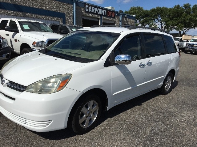 Toyota Sienna Vehicle Full-screen Gallery Image 04