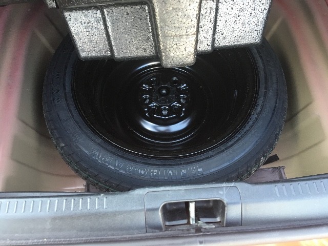 Toyota Camry Vehicle Full-screen Gallery Image 19