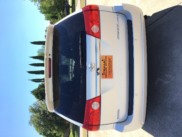 Toyota Sienna Vehicle Full-screen Gallery Image 3