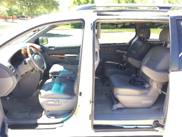 Toyota Sienna Vehicle Full-screen Gallery Image 5