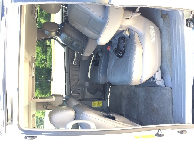 Toyota Sienna Vehicle Full-screen Gallery Image 6