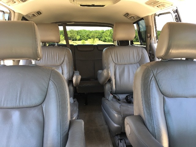 Toyota Sienna Vehicle Full-screen Gallery Image 8