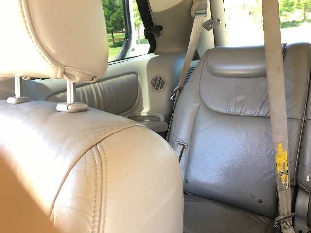 Toyota Sienna Vehicle Full-screen Gallery Image 13