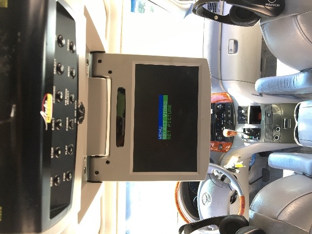 Toyota Sienna Vehicle Full-screen Gallery Image 16