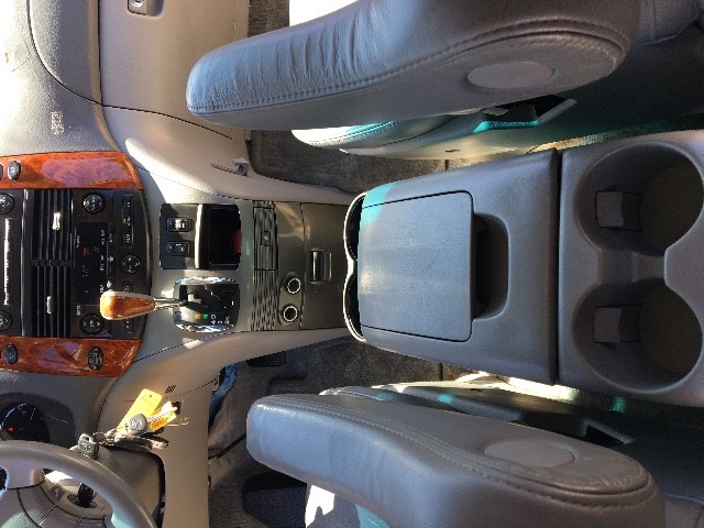 Toyota Sienna Vehicle Full-screen Gallery Image 19