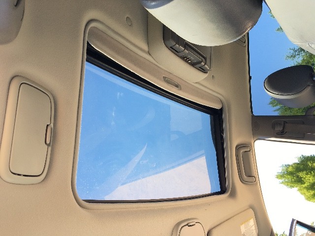 Toyota Sienna Vehicle Full-screen Gallery Image 27