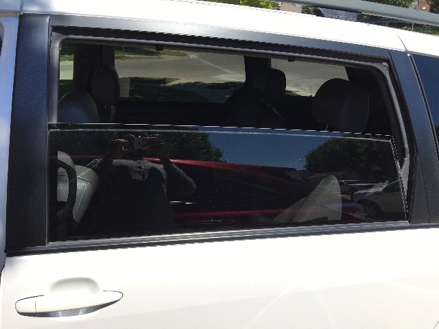 Toyota Sienna Vehicle Full-screen Gallery Image 29