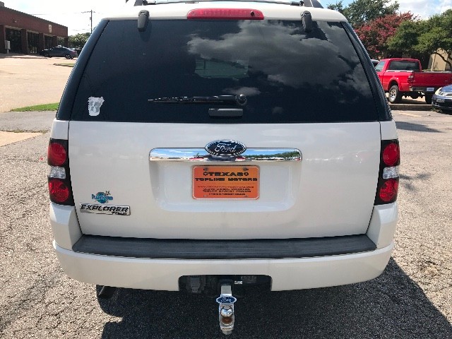 Ford Explorer Vehicle Full-screen Gallery Image 4