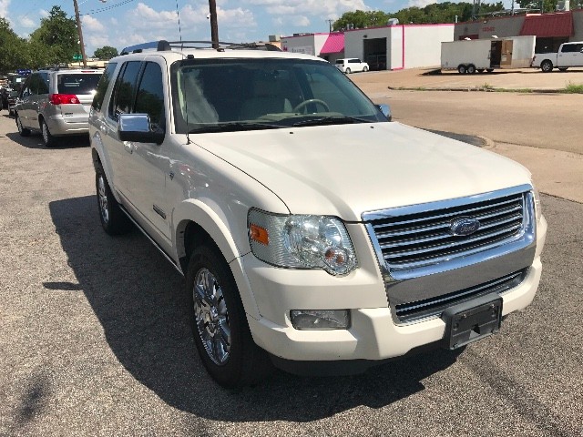 Ford Explorer Vehicle Full-screen Gallery Image 7