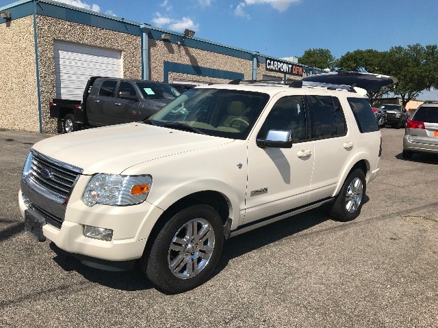 Ford Explorer Vehicle Full-screen Gallery Image 24