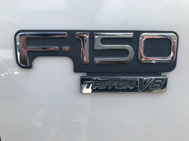 Ford F-150 Vehicle Full-screen Gallery Image 4