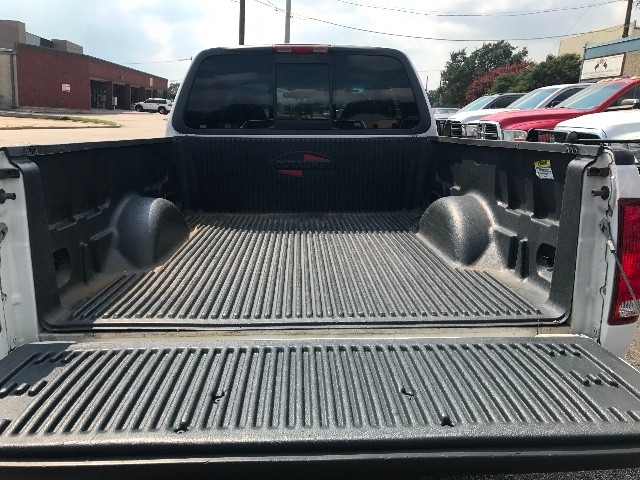 Ford F-150 Vehicle Full-screen Gallery Image 6