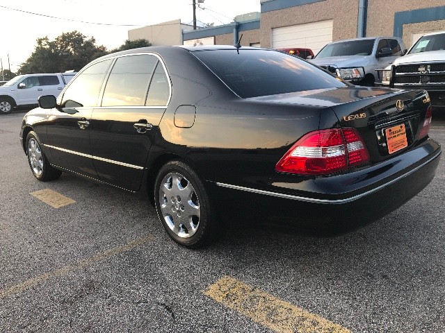 Lexus LS 430 Vehicle Full-screen Gallery Image 07