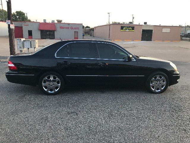 Lexus LS 430 Vehicle Full-screen Gallery Image 08