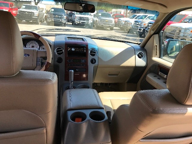 Ford F-150 Vehicle Full-screen Gallery Image 8