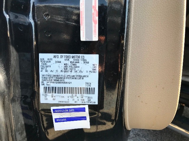 Ford F-150 Vehicle Full-screen Gallery Image 27