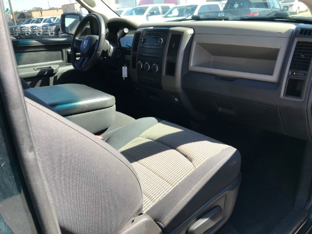 Ram 1500 Vehicle Full-screen Gallery Image 09