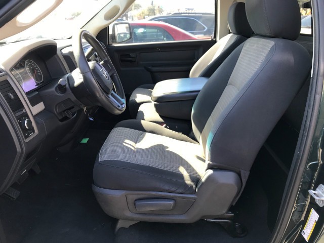 Ram 1500 Vehicle Full-screen Gallery Image 12