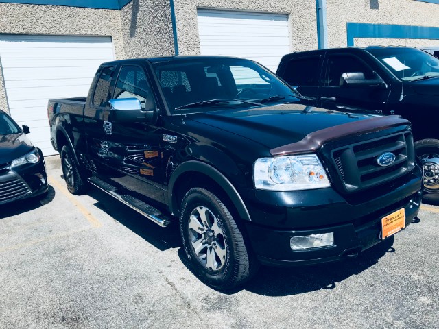 Ford F-150 Vehicle Full-screen Gallery Image 16