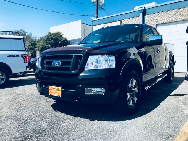 Ford F-150 Vehicle Full-screen Gallery Image 18