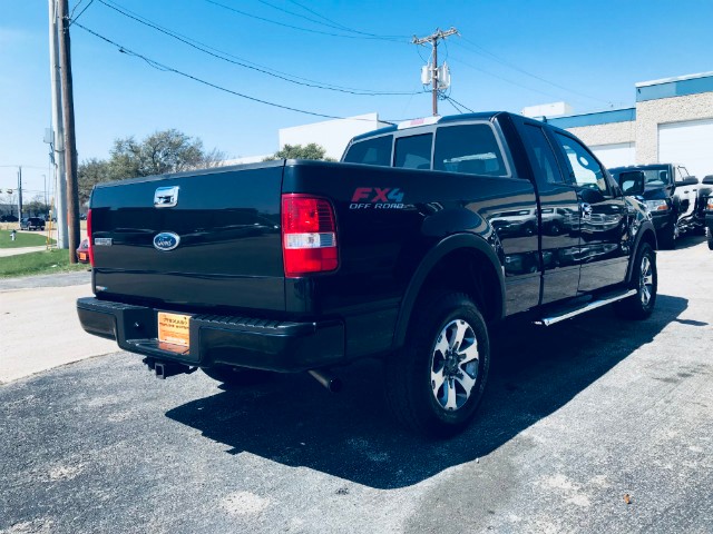 Ford F-150 Vehicle Full-screen Gallery Image 24