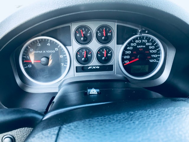 Ford F-150 Vehicle Full-screen Gallery Image 34