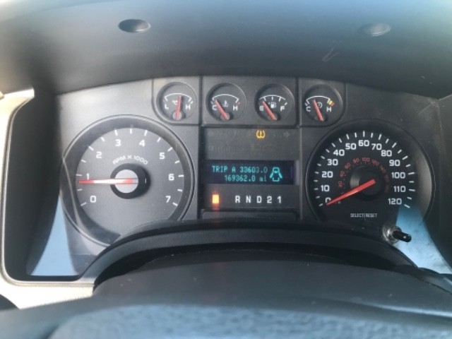 Ford F-150 Vehicle Full-screen Gallery Image 07