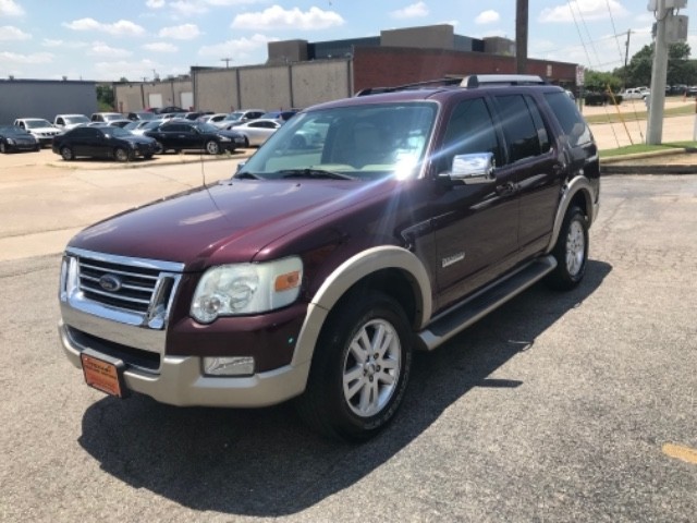 Ford Explorer Vehicle Full-screen Gallery Image 10