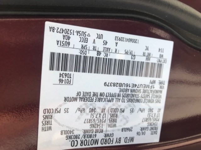 Ford Explorer Vehicle Full-screen Gallery Image 19