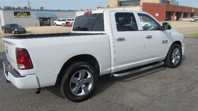 Ram 1500 Vehicle Full-screen Gallery Image 09