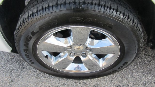 Ram 1500 Vehicle Full-screen Gallery Image 12