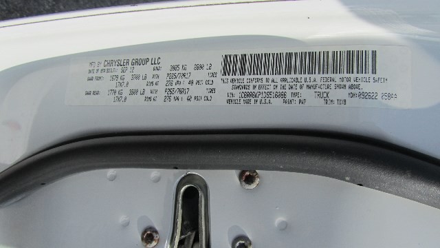 Ram 1500 Vehicle Full-screen Gallery Image 21