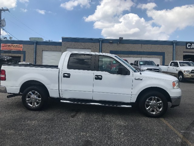 Ford F-150 Vehicle Full-screen Gallery Image 4