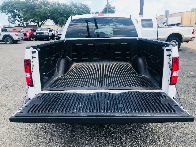 Ford F-150 Vehicle Full-screen Gallery Image 10