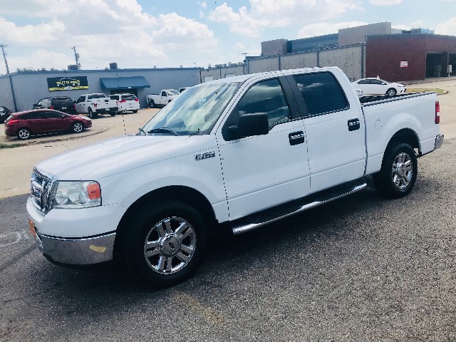 Ford F-150 Vehicle Full-screen Gallery Image 11