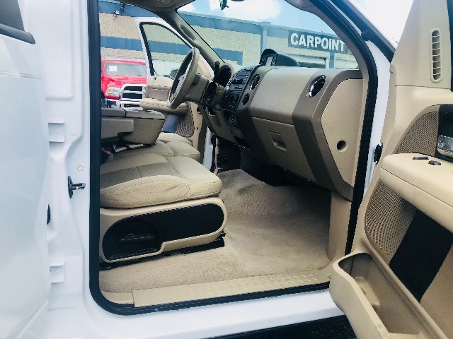 Ford F-150 Vehicle Full-screen Gallery Image 18