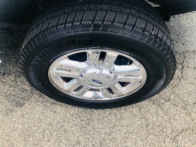 Ford F-150 Vehicle Full-screen Gallery Image 20