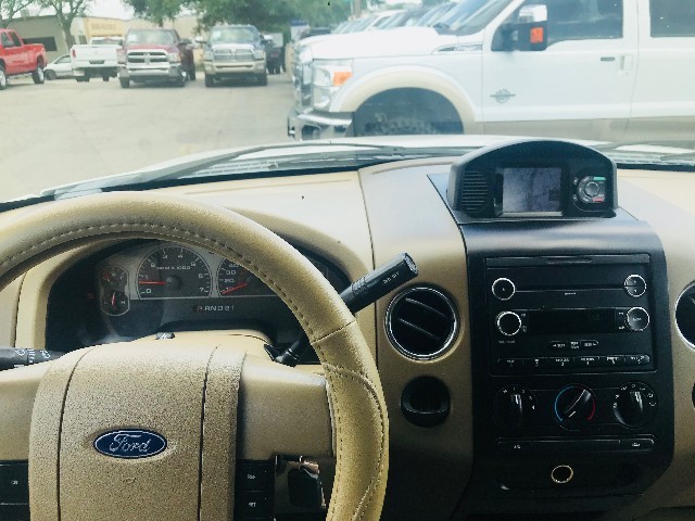 Ford F-150 Vehicle Full-screen Gallery Image 21