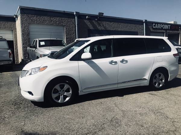 Toyota Sienna Vehicle Full-screen Gallery Image 06