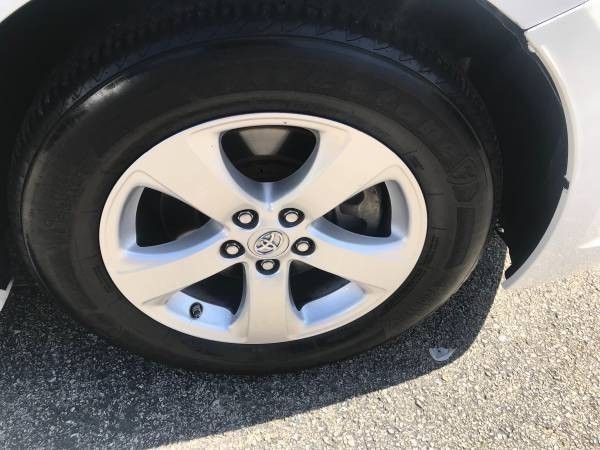 Toyota Sienna Vehicle Full-screen Gallery Image 22