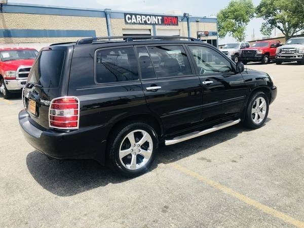 Toyota Highlander Vehicle Full-screen Gallery Image 7