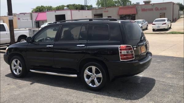 Toyota Highlander Vehicle Full-screen Gallery Image 13