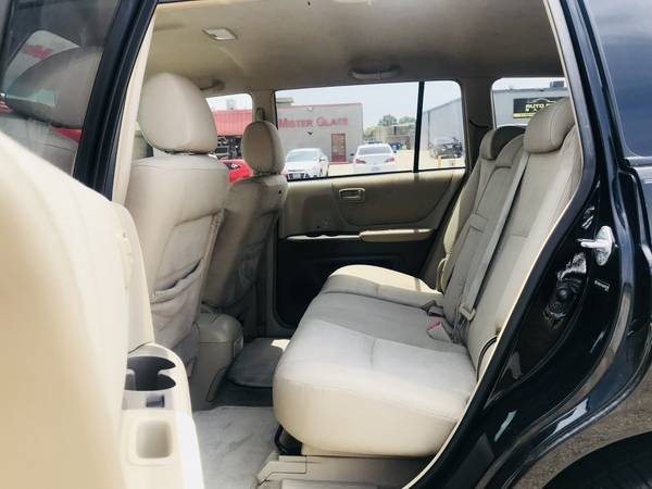 Toyota Highlander Vehicle Full-screen Gallery Image 20