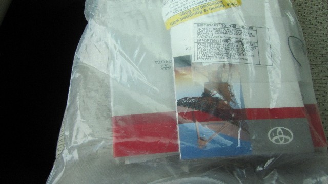 Toyota Camry Vehicle Full-screen Gallery Image 25