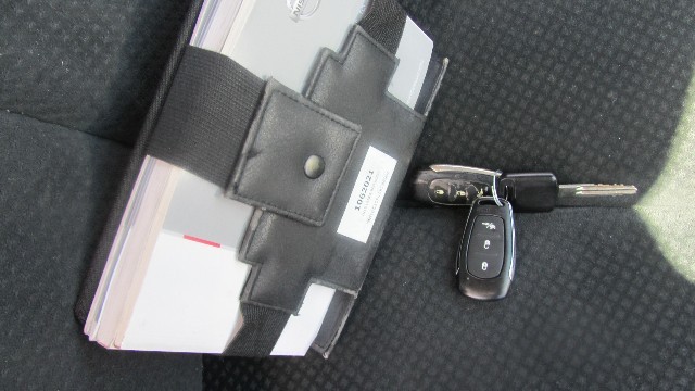 Nissan Versa Vehicle Full-screen Gallery Image 21