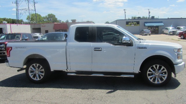 Ford F-150 Vehicle Full-screen Gallery Image 06