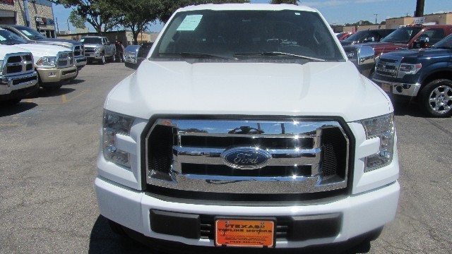 Ford F-150 Vehicle Full-screen Gallery Image 13