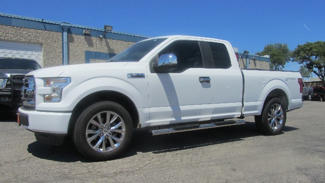Ford F-150 Vehicle Full-screen Gallery Image 16
