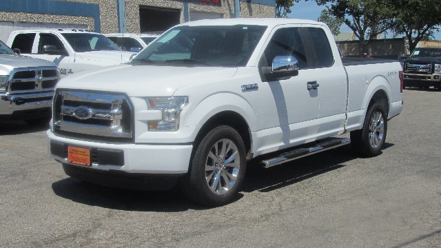 Ford F-150 Vehicle Full-screen Gallery Image 21